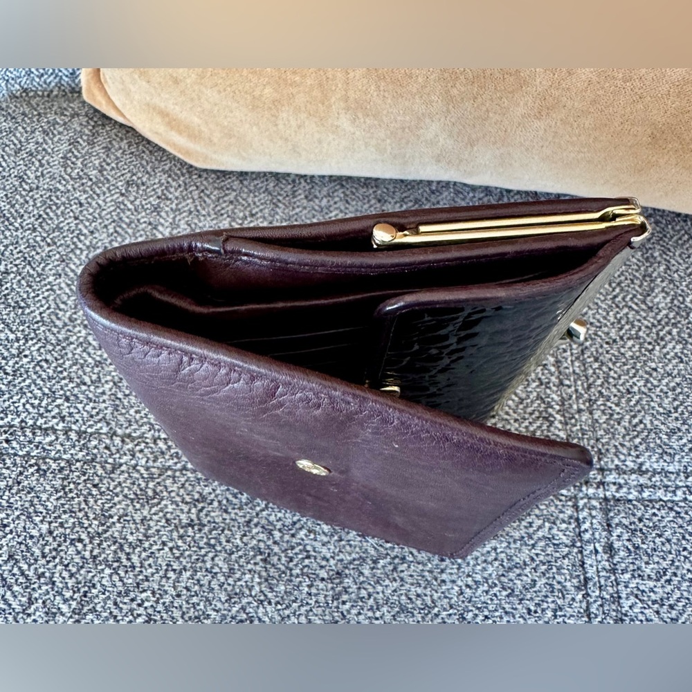 Bally Two-Tone Leather Kiss-lock Wallet - Picture 10 of 14